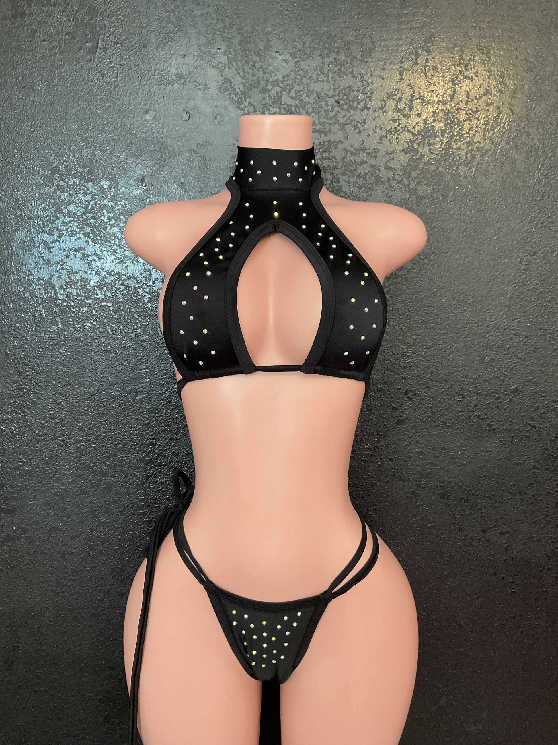 Thong bikini set