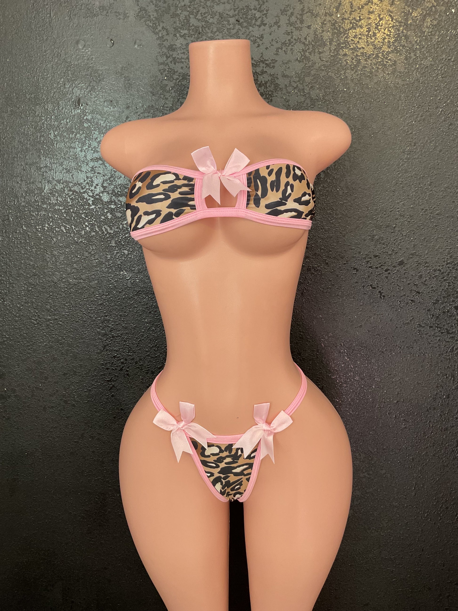 Bow leopard bikini