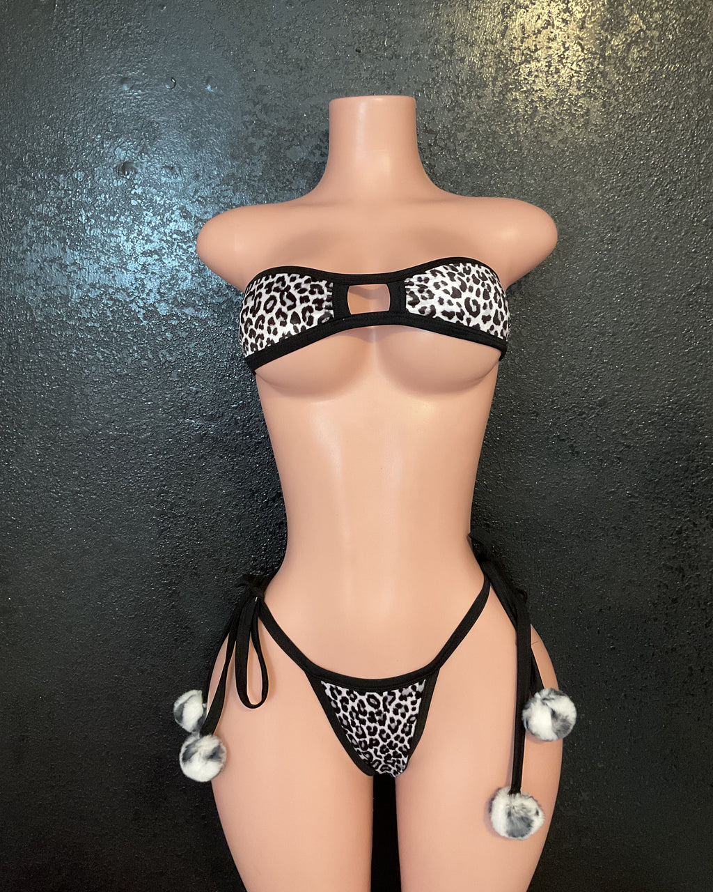 Pom Pom velvet g string bikini