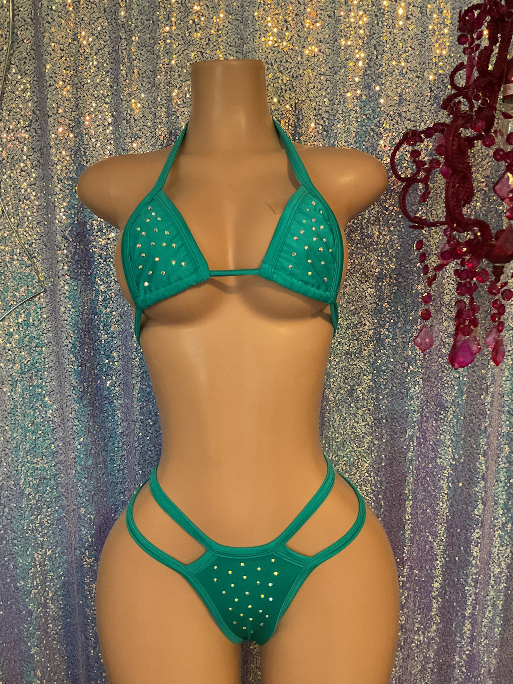 Strappy thong bikini