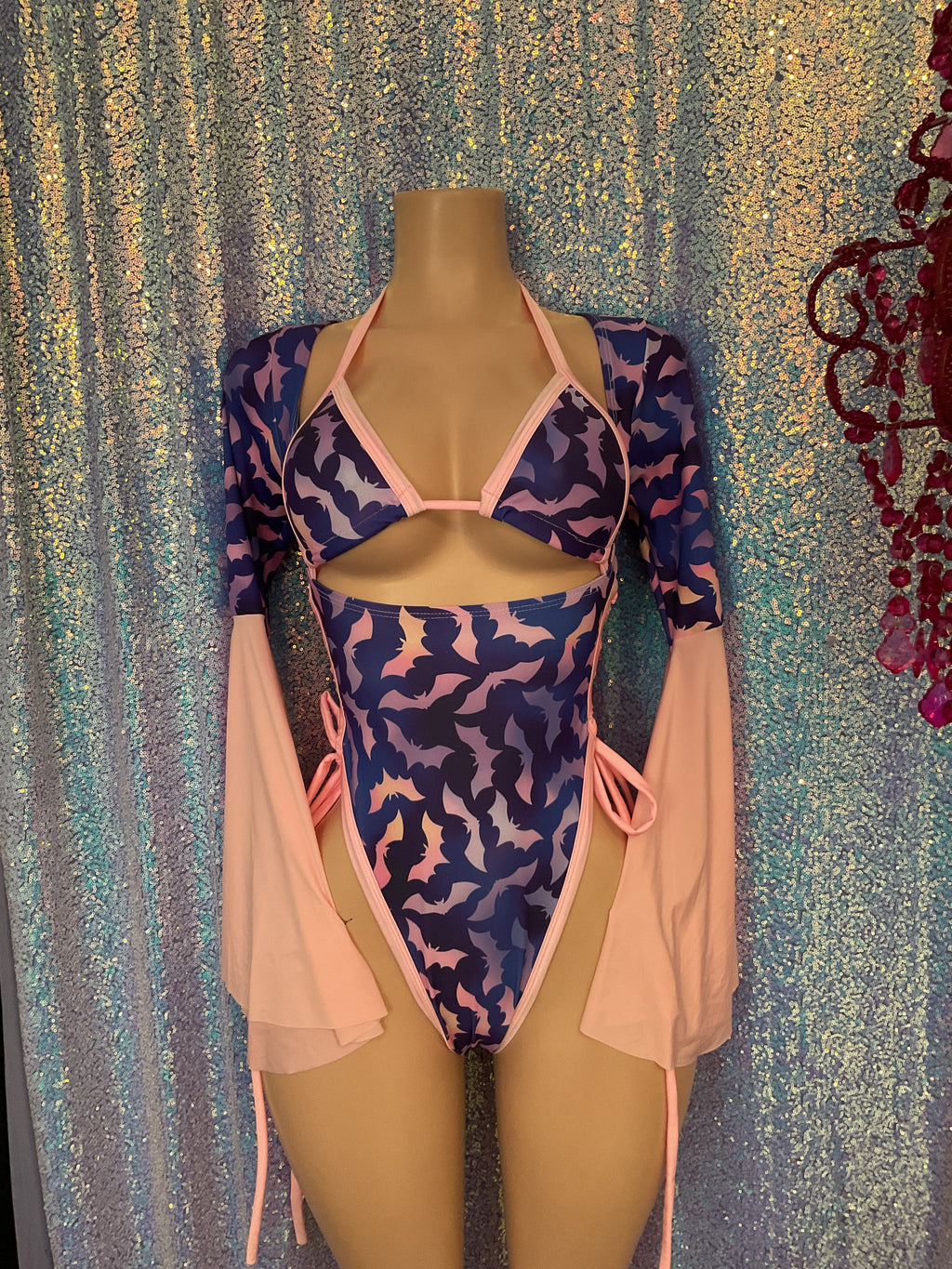 Fairy sleeve cut out romper