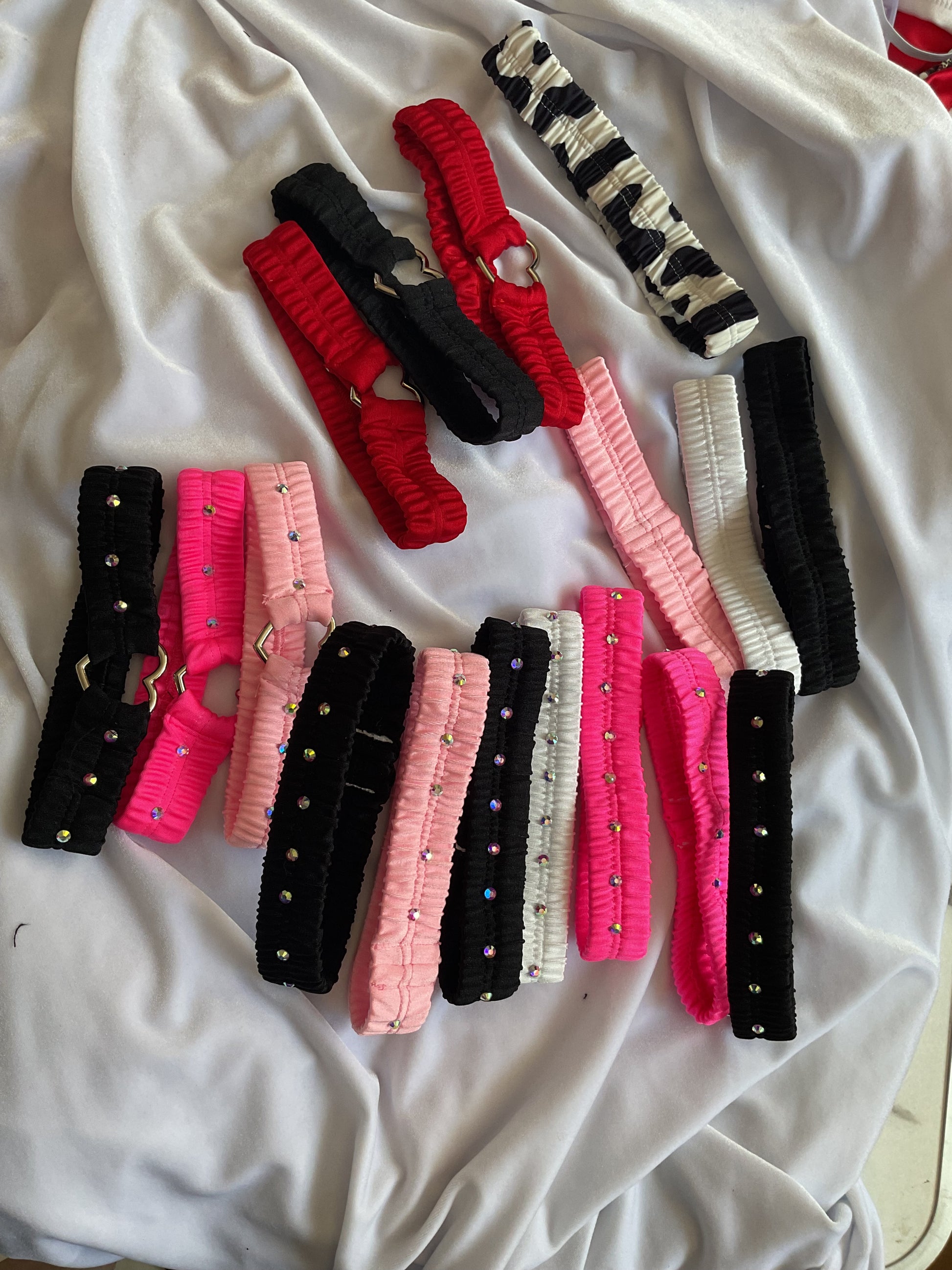 Leg garters