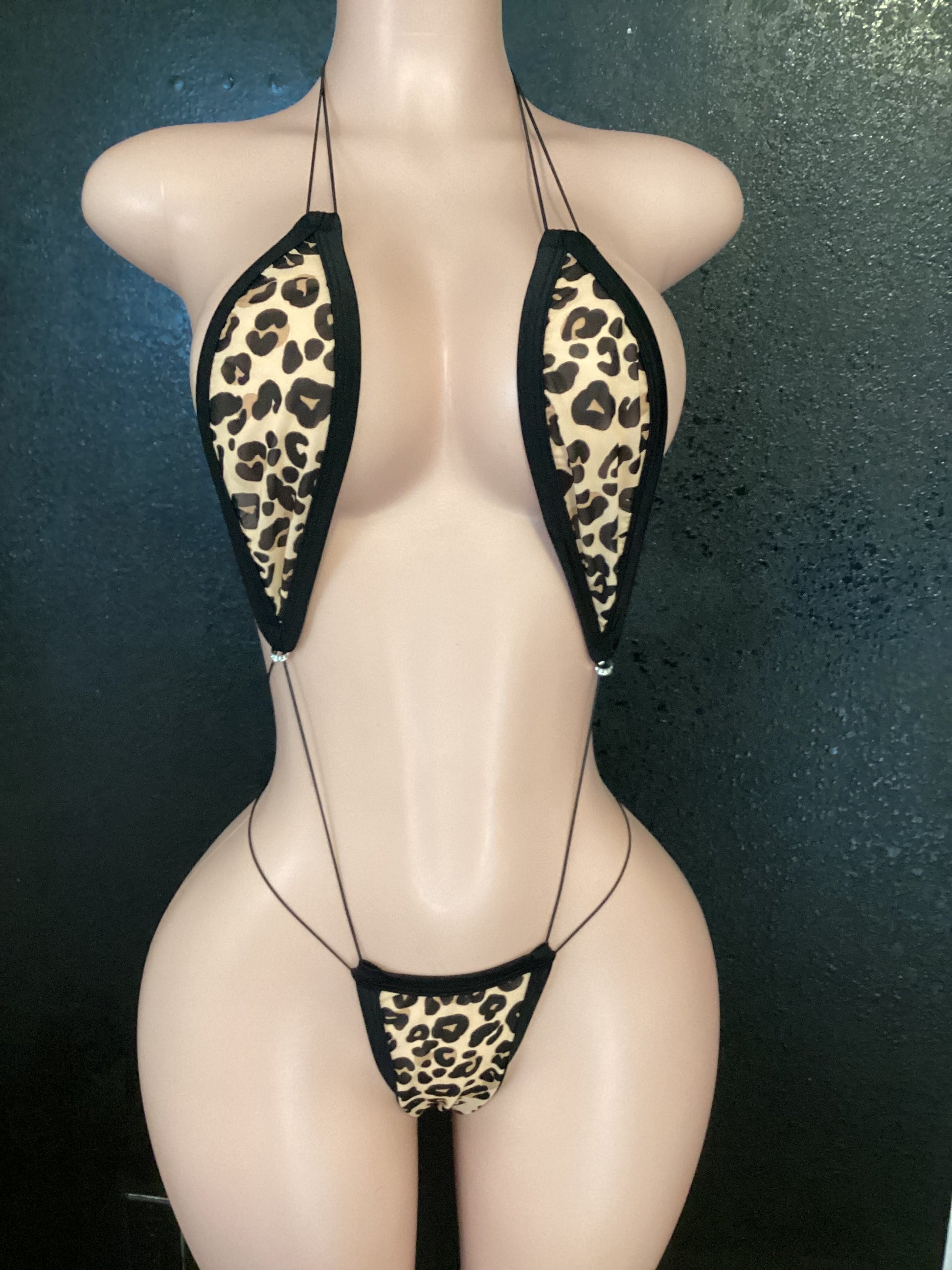Leopard sling