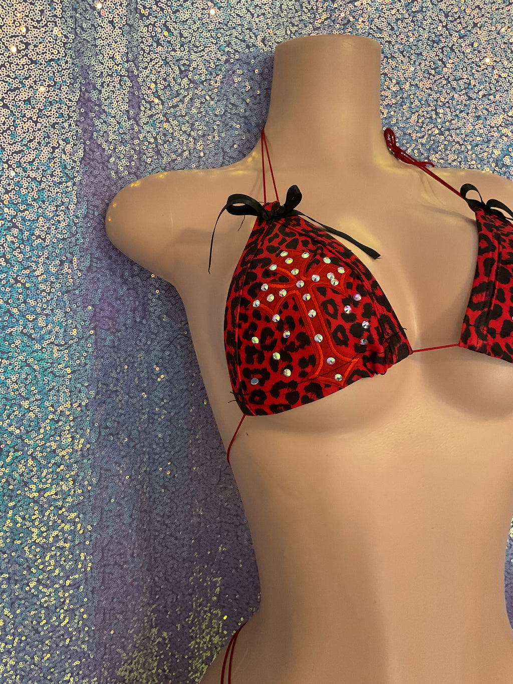 Cross thong set