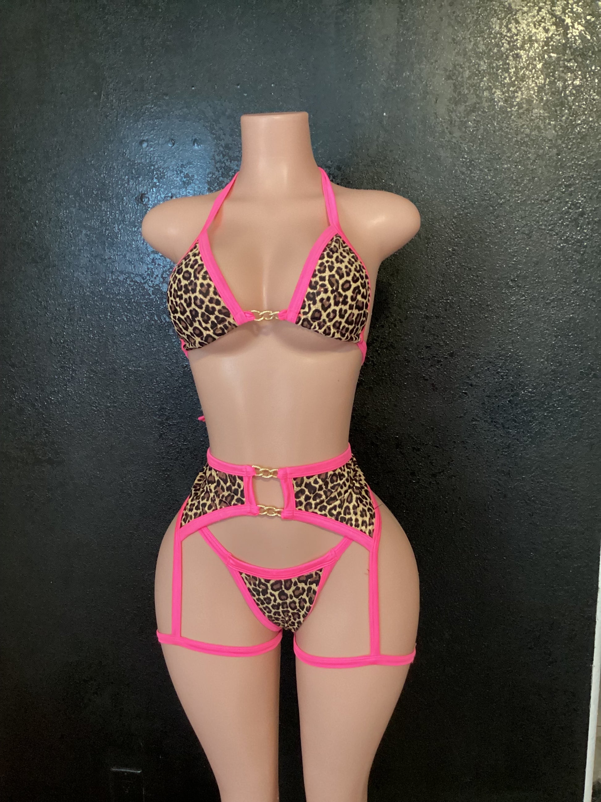 One piece or garter set
