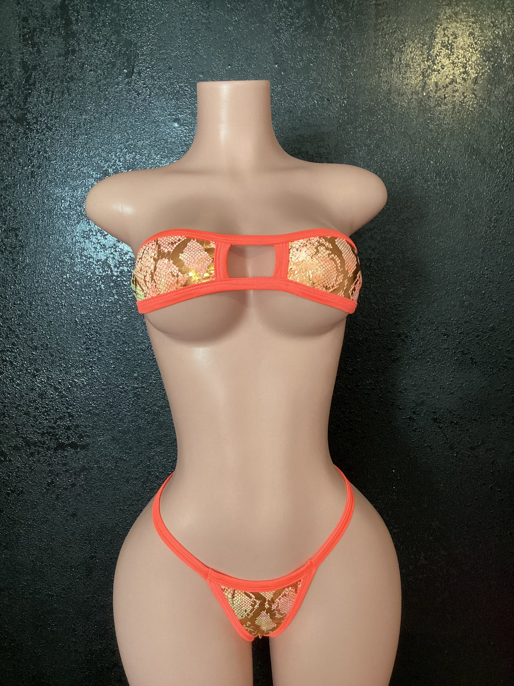 Velvety snake pink