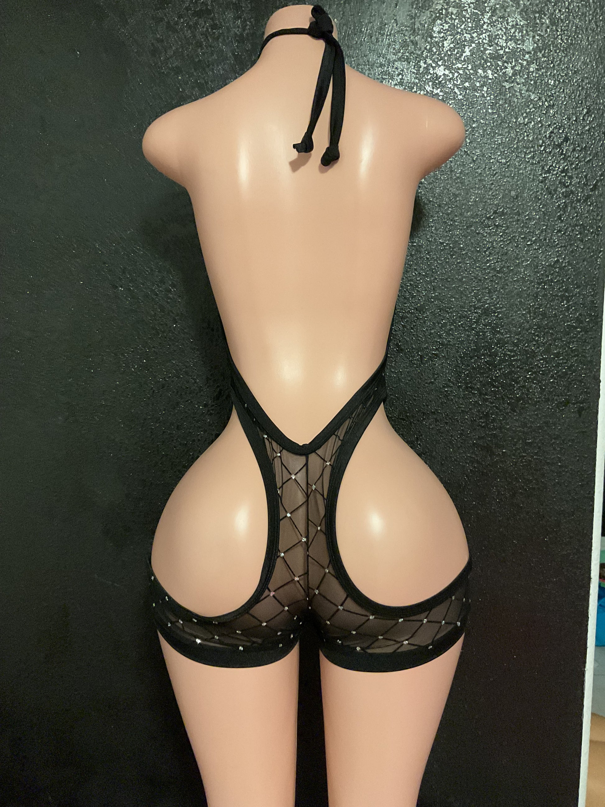Cut out short set