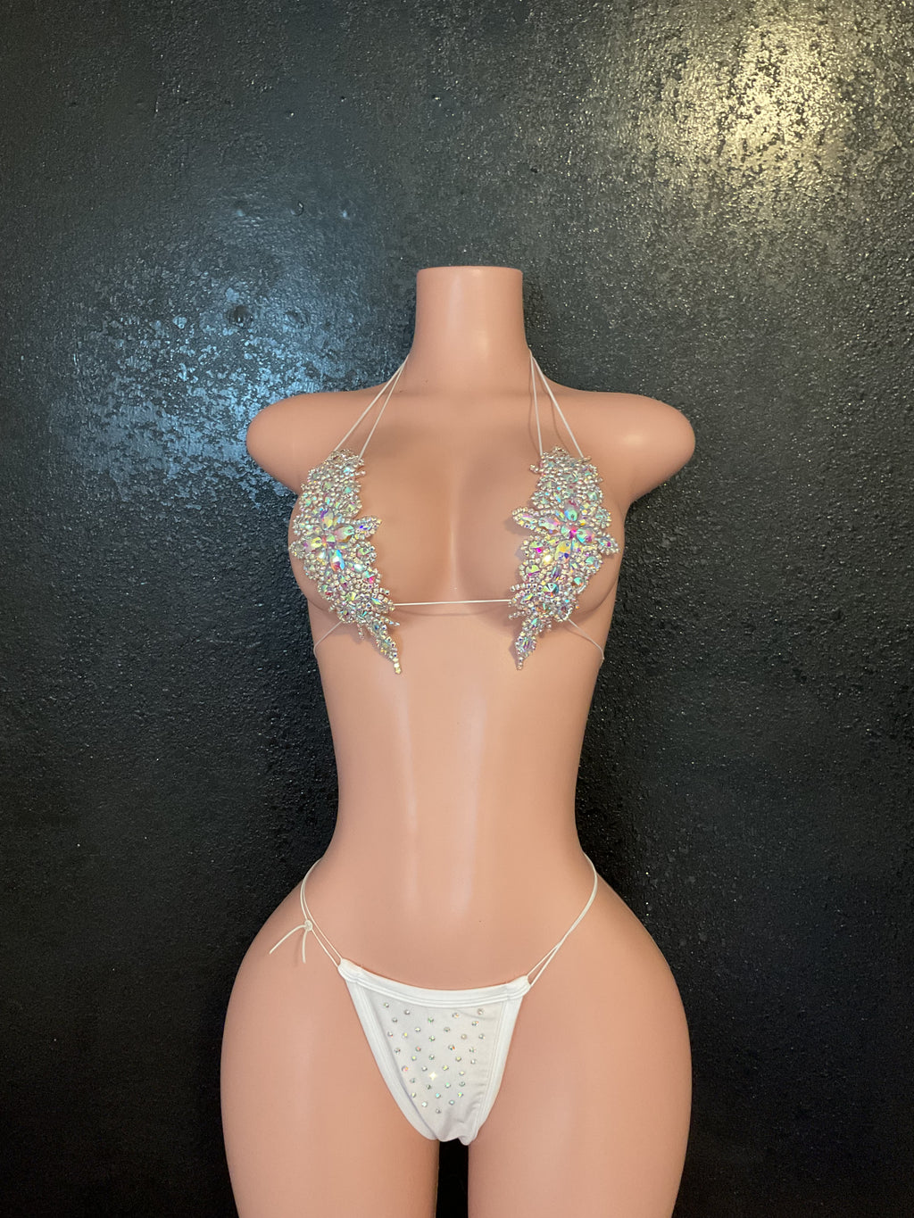 Appliqué thong bikini