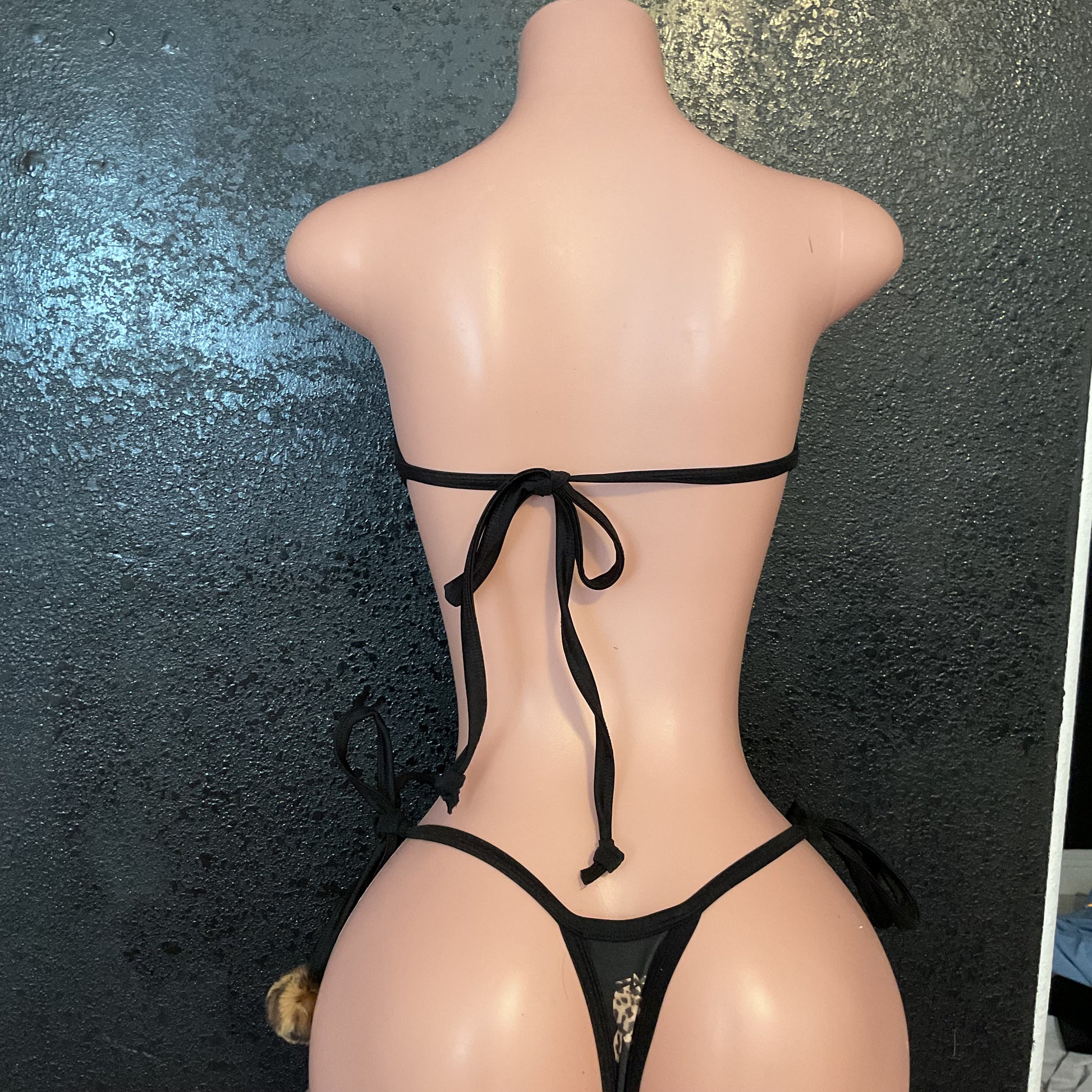 Pom Pom thong leopard