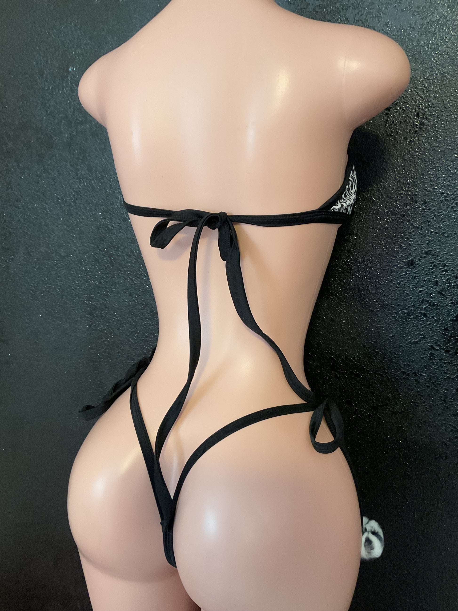 Pom Pom velvet g string bikini