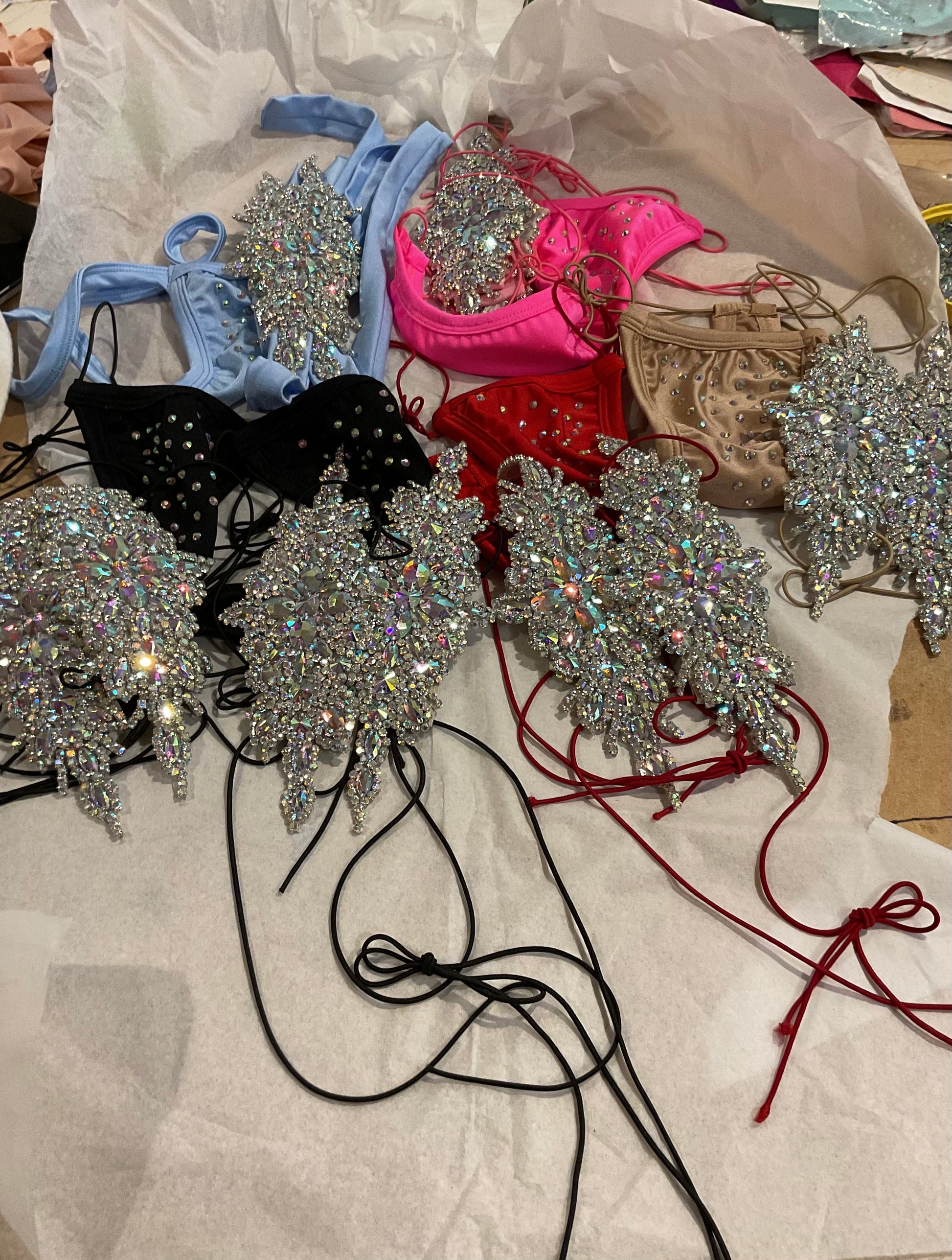 Showgirl elastic thong set