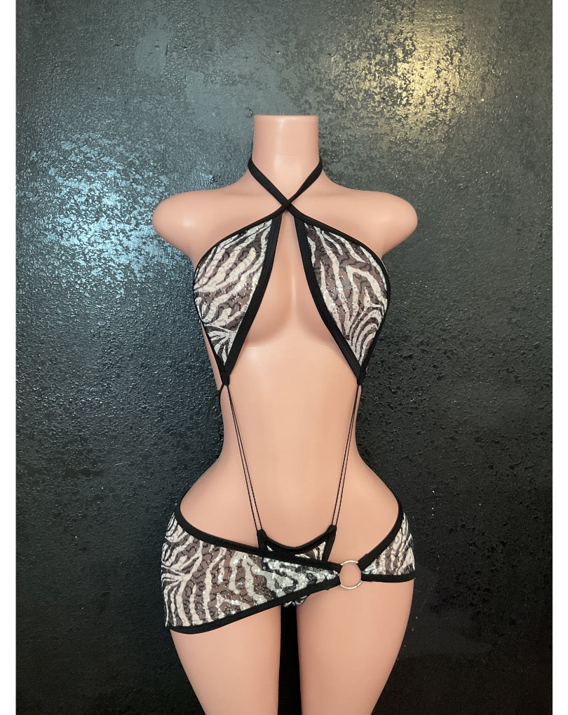 Sling and sarong style cover