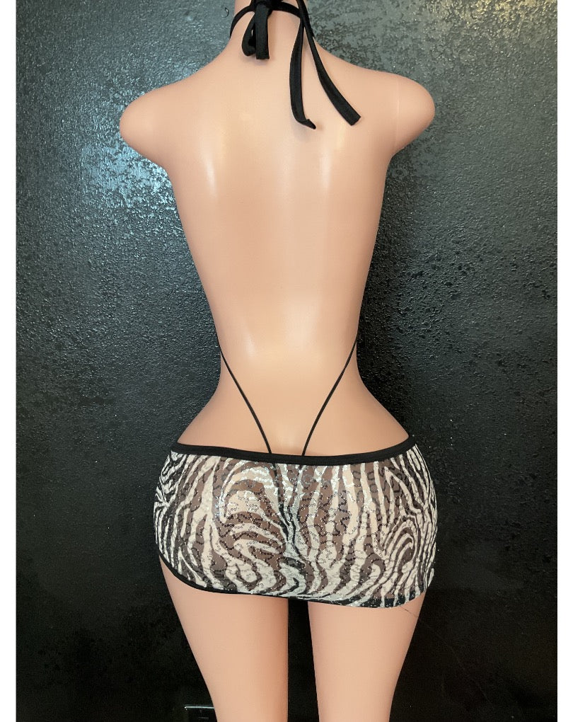 Sling and sarong style cover