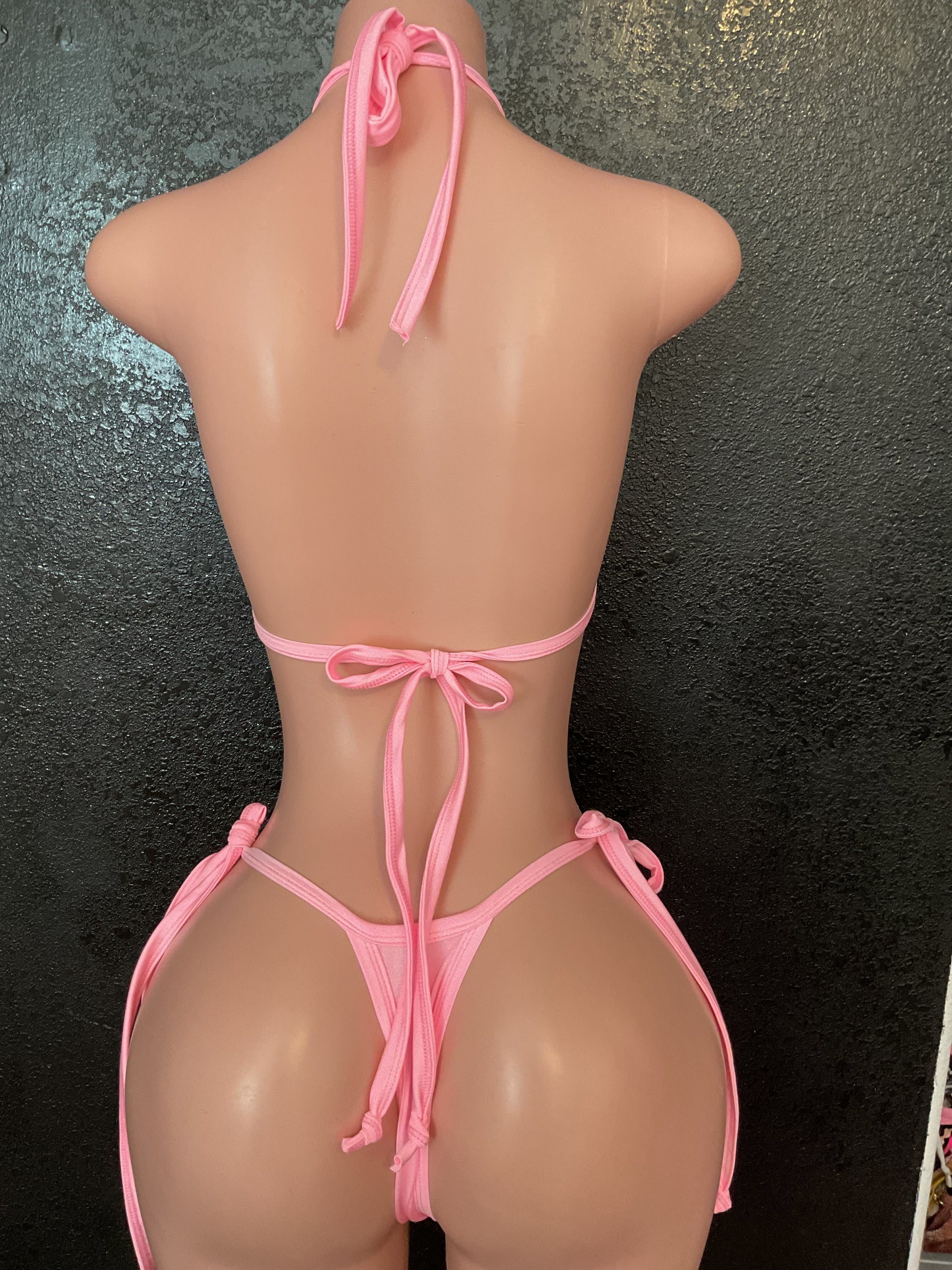 Ruffle thong bikini