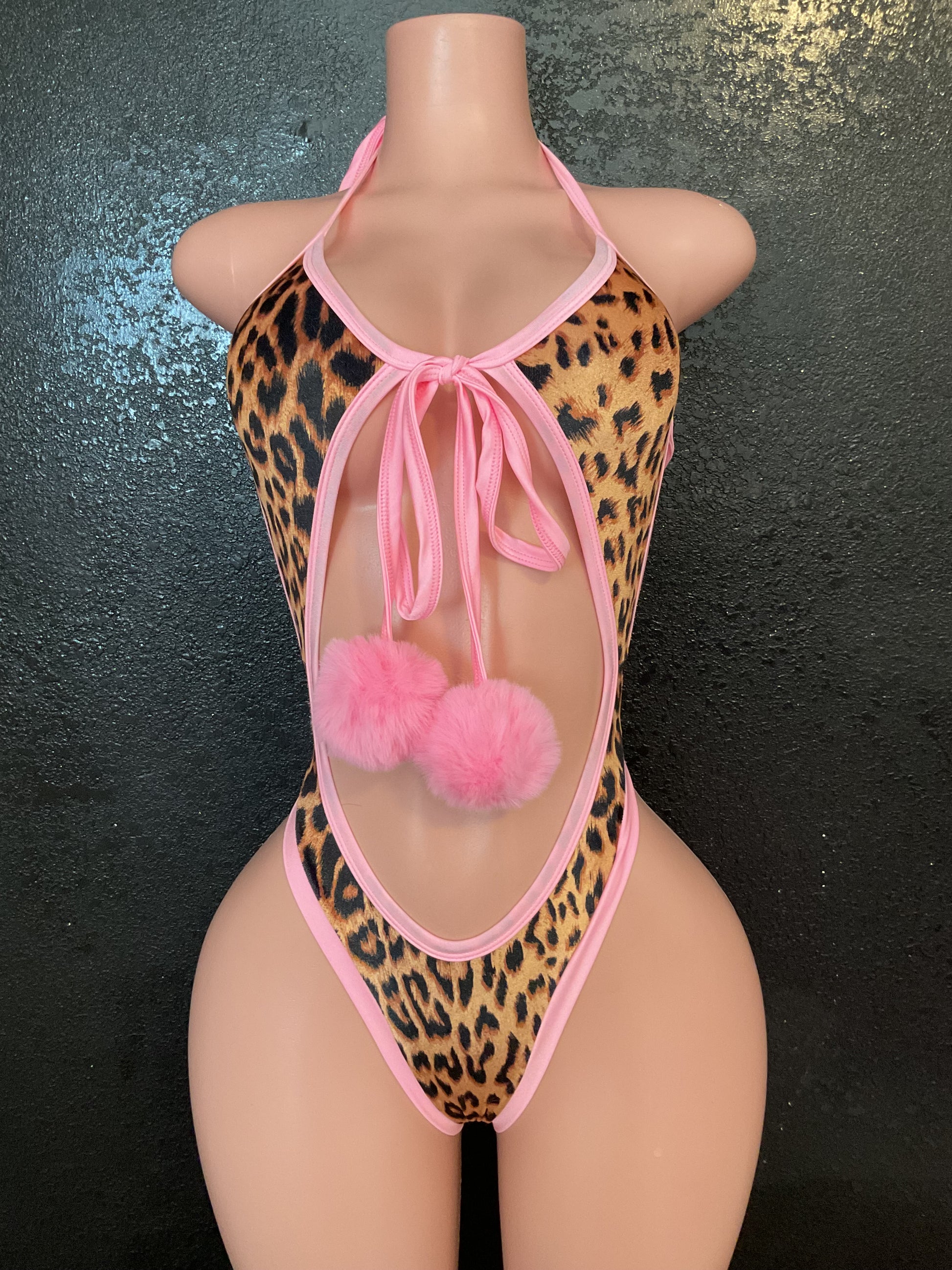 Pom Pom thong velvet leopard