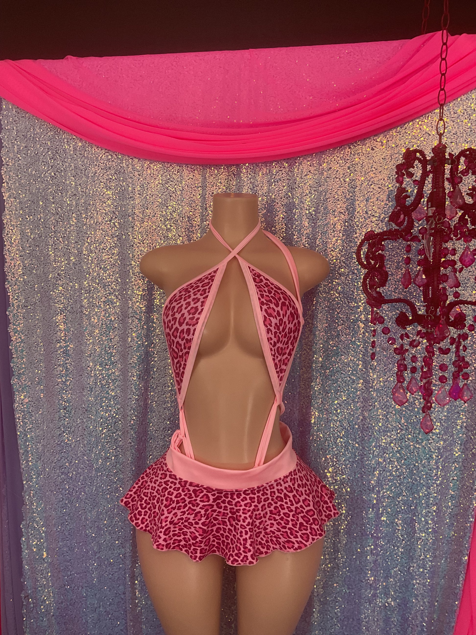 Sling and skirt leopard pink